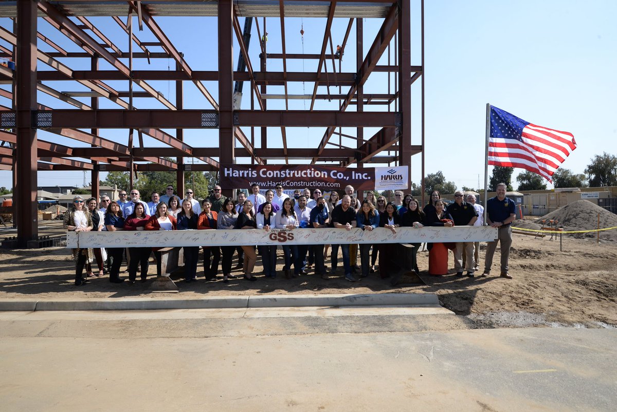 KitchellCos's tweet photo. Madera County Probation, Madera County District Attorneyβs Office, Harris Construction and Kitchell came together to celebrate the final beam raising for the future Hall of Justice during a topping-out ceremony. #kitchell #kitchellcem #kitchellconstructionmanagement https://t.co/qiG6nc098L