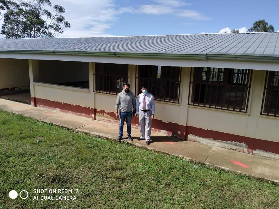 Venimos a construir y eso estamos haciendo. Ya trabajamos en la reapertura de la Escuela de Educación Básica 'Francisco Javier Riofrío  barrio Santa Bárbara cantón #Quilanga. <a href="/mariabrownp/">María Brown Pérez</a> <a href="/camiloaep/">Camilo Espinosa</a> 
#PorAmorANuestraTierra