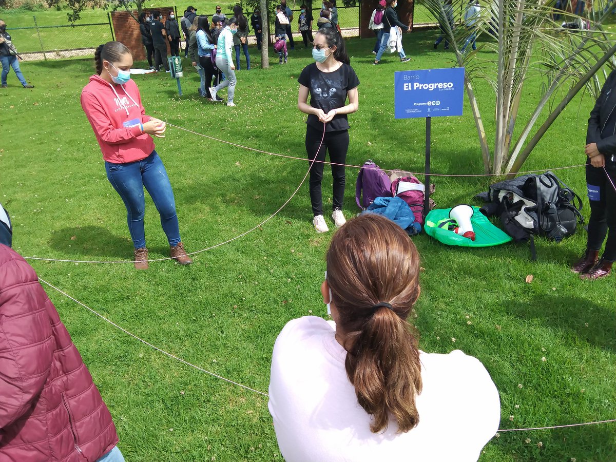 vivaciudadania's tweet photo. #ProgramaECO A esta hora en el parque de los novios eco encuentro con maestros de Bogotá sobre Entornos Compartidos para la Transformación Social, zona 14, Mártires. @Educacionbogota
@SemanarioViva @RuralCongreso https://t.co/YvEYnpM5tl