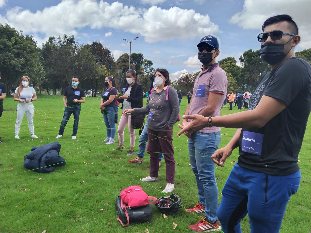 vivaciudadania's tweet photo. #ProgramaECO A esta hora en el parque de los novios eco encuentro con maestros de Bogotá sobre Entornos Compartidos para la Transformación Social, zona 14, Mártires. @Educacionbogota
@SemanarioViva @RuralCongreso https://t.co/YvEYnpM5tl