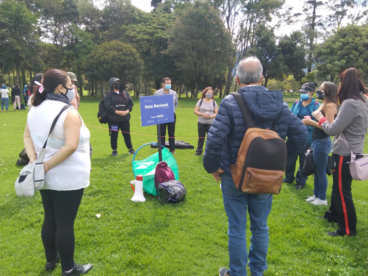 vivaciudadania's tweet photo. #ProgramaECO A esta hora en el parque de los novios eco encuentro con maestros de Bogotá sobre Entornos Compartidos para la Transformación Social, zona 14, Mártires. @Educacionbogota
@SemanarioViva @RuralCongreso https://t.co/YvEYnpM5tl