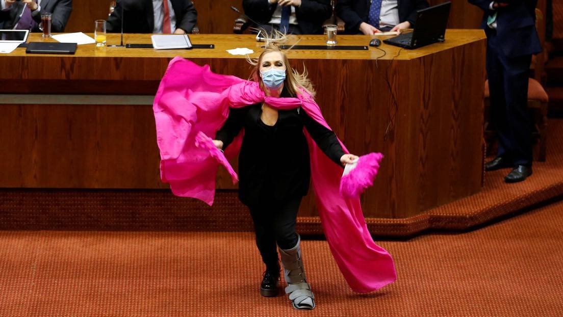 PamJiles's tweet photo. 👵🏼RT Senadora @ximerincon le pido en nombre de los 10millones de personas q esperan su CuartoRetiro que lo ponga en tabla AHORA en la sala del Senado q usted preside. Nada justifica el sufrimiento de nuestros pueblo. Está en sus manos no prolongarlo.
#FuerzaAbuelaConCuartoRetiro https://t.co/kBjDTIHAez