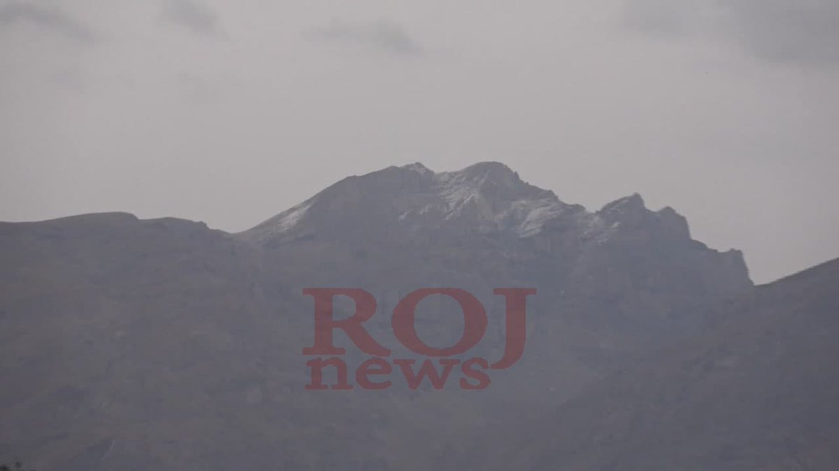 بەفر چیاكانی باڵەكایەتی سپیكرد
سەرەڕای دواكەوتنی بەفر و باران بارین لە شارەكانی هەرێمی كوردستان ومەترسی وشكەساڵی ئێوارەی ئەمڕۆ یەكەم بەفر سەر چیاكانی باڵەكایەتی سپی پۆشكرد.