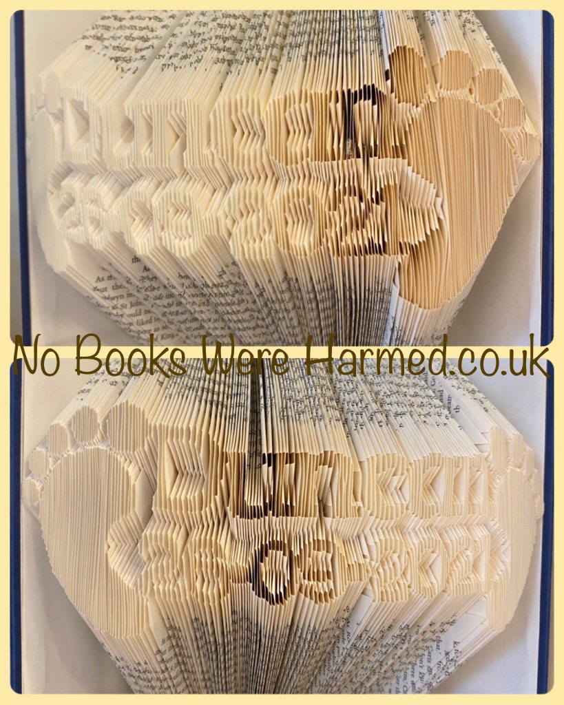 NoBooksWH's tweet photo. Some books are so large, it’s hard to get a photo of the details, all in one shot 📚 #handfolded #nevercut #bookart #booksculpture #nobookswereharmed https://t.co/YWWvYoo2Jw