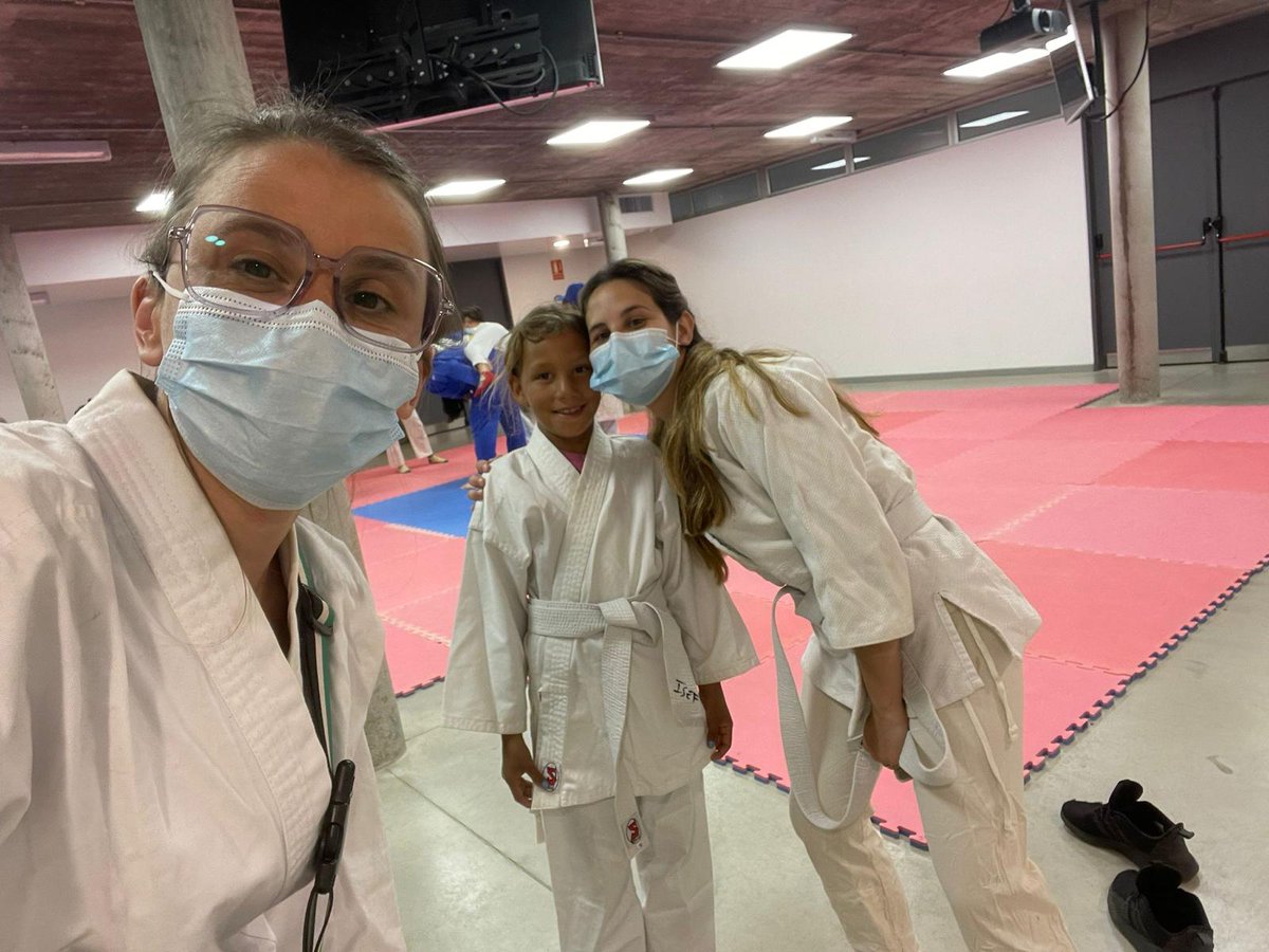 gurisesunidos's tweet photo. ¡Nuestros pequeños y pequeñas judocas!🤗🥋

Niños/as de #MalvinNorte participaron de un intercambio en el @ISEF_UdelaR con el grupo de niños/as que allí practica Judo, donde conocieron algunas técnicas de este deporte, mientras ellos/as le contaron acerca del Fútbol 3 tiempos ⚽️ https://t.co/thYSk5u1C7