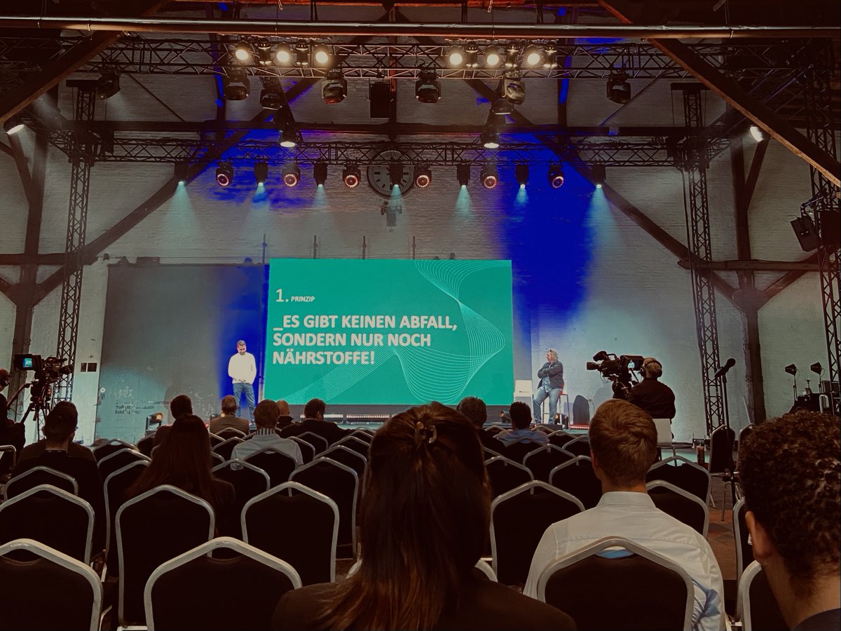 𝗢𝗡 𝗧𝗢𝗨𝗥 🚀
Frischer Wind &amp; neue Visionen für den #Restart von Events:
Heute und morgen besuchen wir die LEaT con X im Schuppen 52 in Hamburg und hören inspirierende Vorträge sowie spannende Talks rund um die #Zukunft der #Veranstaltungsbranche.

#restart #eventprofs #ontour