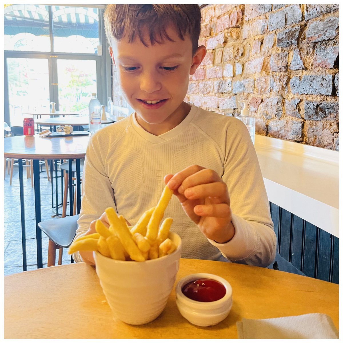 Half term chips and dips.. it’s got to be done 🙌🤤🍟

#pizzatime #pizzarestaurant #roostheatonmoor #eatin #takeaway #deliveroost #deliveryservice #deliveredtoyourdoor #stockporteats #stockport #heatonmoor #weloveheatonmoor #theheatons #thefourheatons #halftermtreats #halftermfun