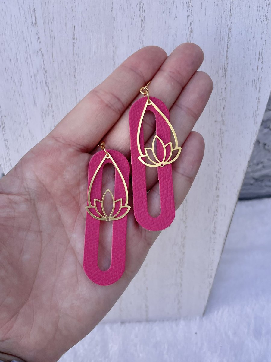 TheOpalLotus's tweet photo. Lots of cute earrings available!
Orders ship today💛🌸✨

https://t.co/XBCOxyOECf https://t.co/t4DJFBDZ1a