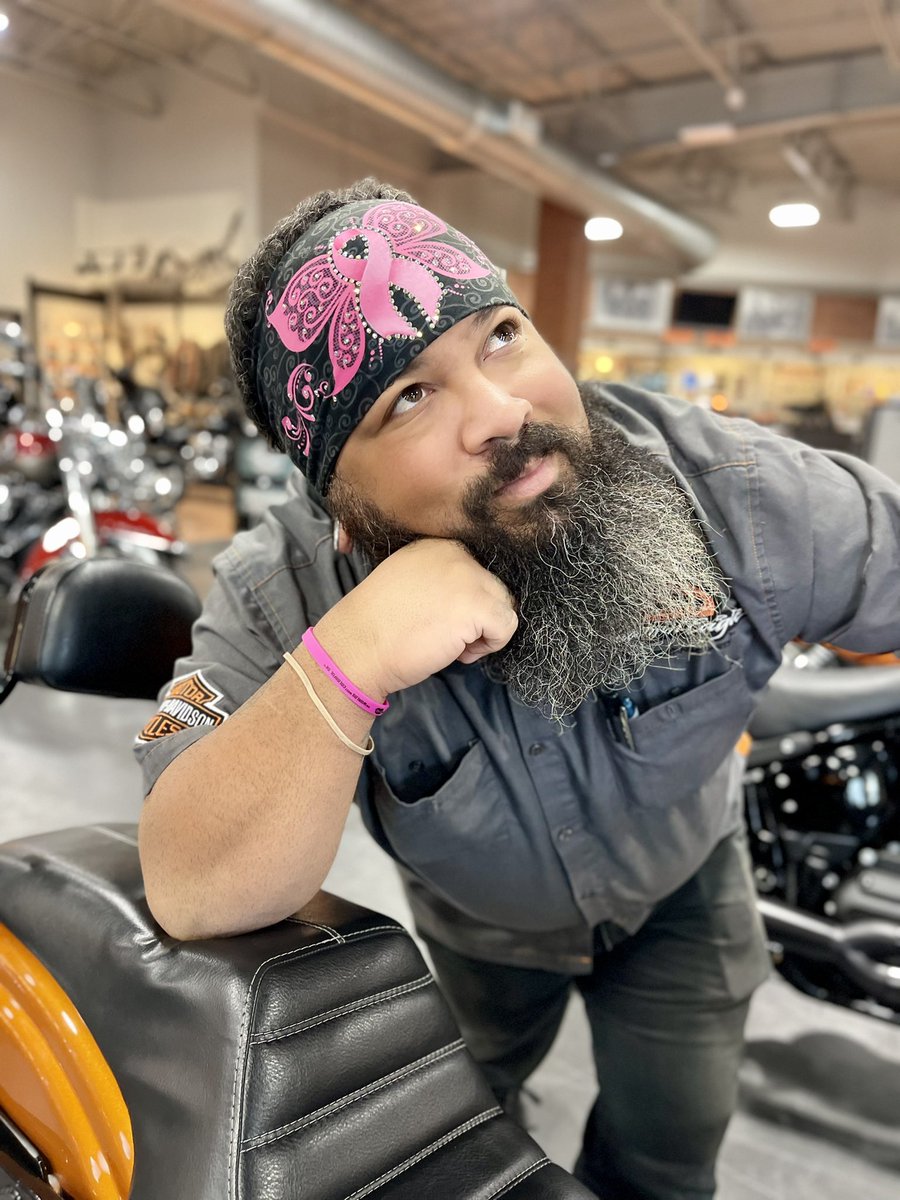 StingerHarley's tweet photo. There are only a few days of Breast Cancer Awareness Month left.
Grab your FREE breast cancer headband when you spend $125 in Motorclothes through the end of October. 💕
*While supplies last. Cannot be combined with any other offers. See dealer for details. Offer valid thru 10/30 https://t.co/FPzyjKxeOG