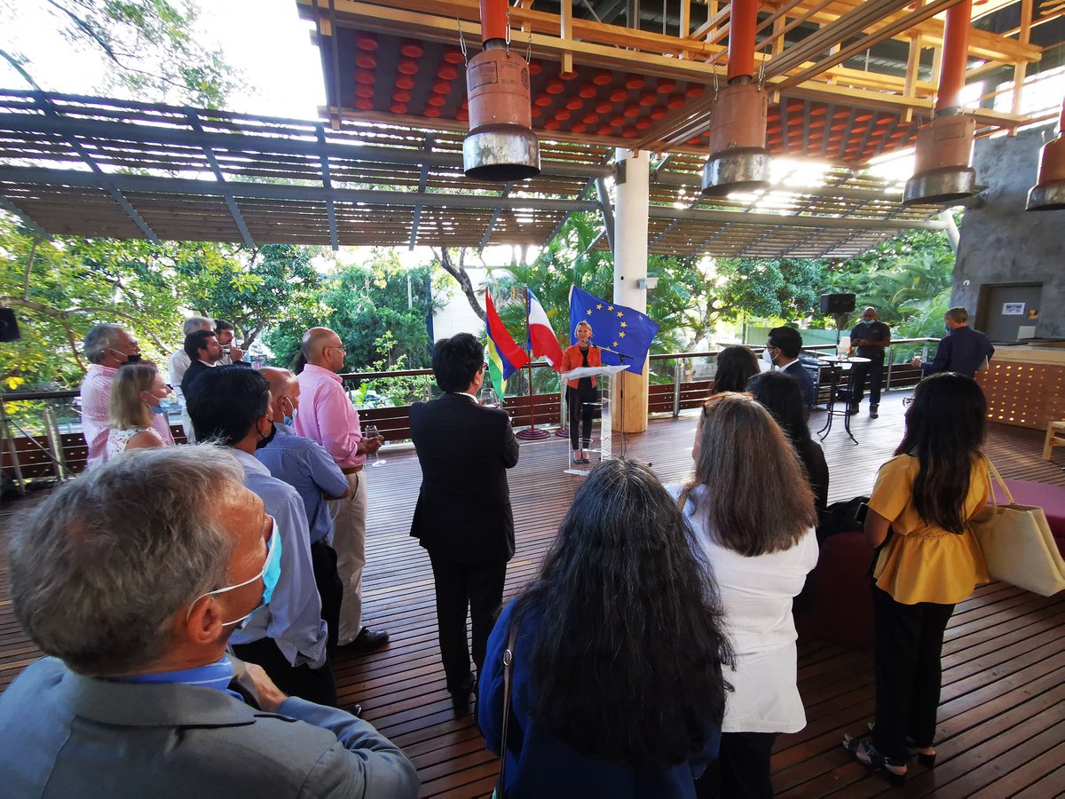 GillesRibouet's tweet photo. Ambassade 🇨🇵 à 🇲🇺  @AFD_France et @IF_Maurice organisent un temps de réflexion et de partage d'idées dans la suite du nv sommet @AfriqueFrance pour (re)penser le / l'aide au dvpt. Atelier #insularité et #environnement. Les îles d'Afrique des territoires à ménager ! https://t.co/ldMoXEDWzX