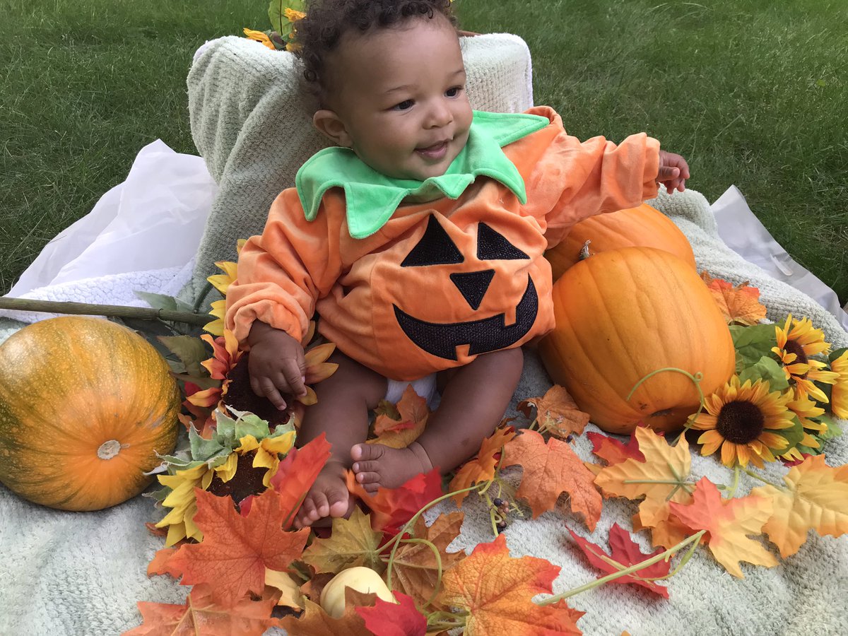 ClarissaACNP's tweet photo. @TMobile @reeses Sweet! #halloweentreat #Contest @TMobile #TMobileTuesdays https://t.co/GLYimLz0PS