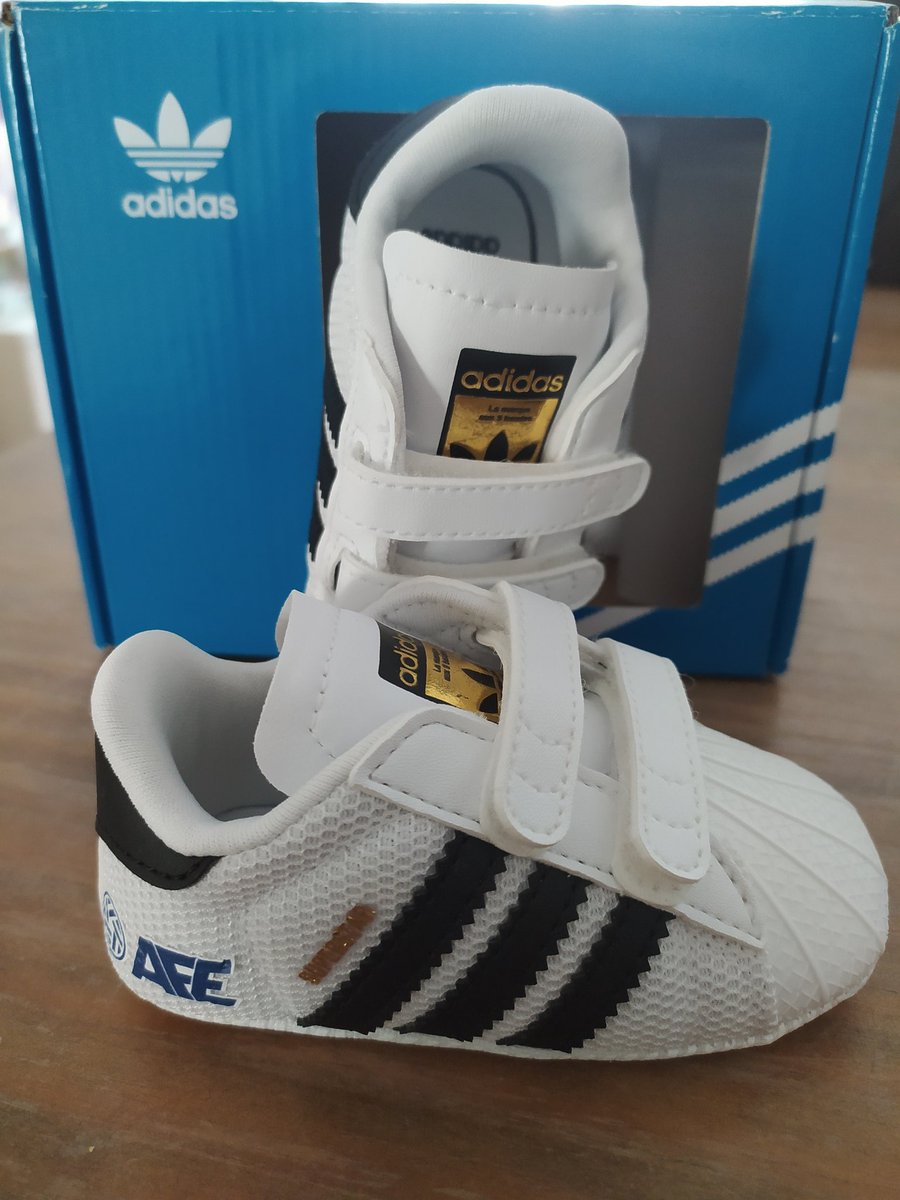 Muchas gracias por el detalle, <a href="/afefutbol/">AFE</a> !! La enana está deseando ponérselas 😊⚽