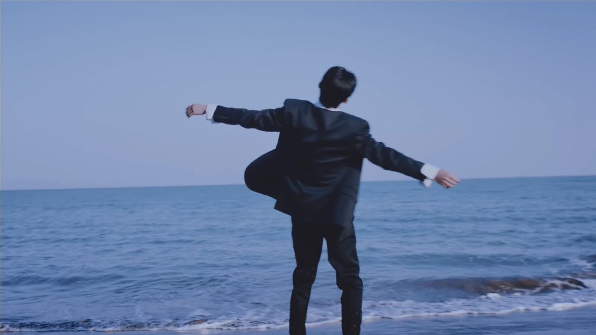 Dearchanwu's tweet photo. “let’s goooooooooooooo” ❤️

First album 🌊                 Second album 🔥 https://t.co/mOtzM5b6Ku