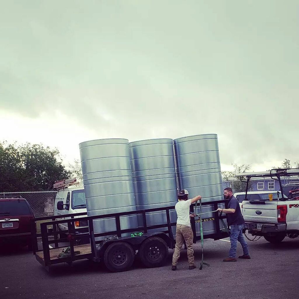 rainharvest's tweet image. Rain Clouds in the horizon 
Tanks on the trailer
#rainwatercollection #raintanks #rainwaterharvesting #hillcountryviews #texasskies instagr.am/p/CVfsatkFTM8/