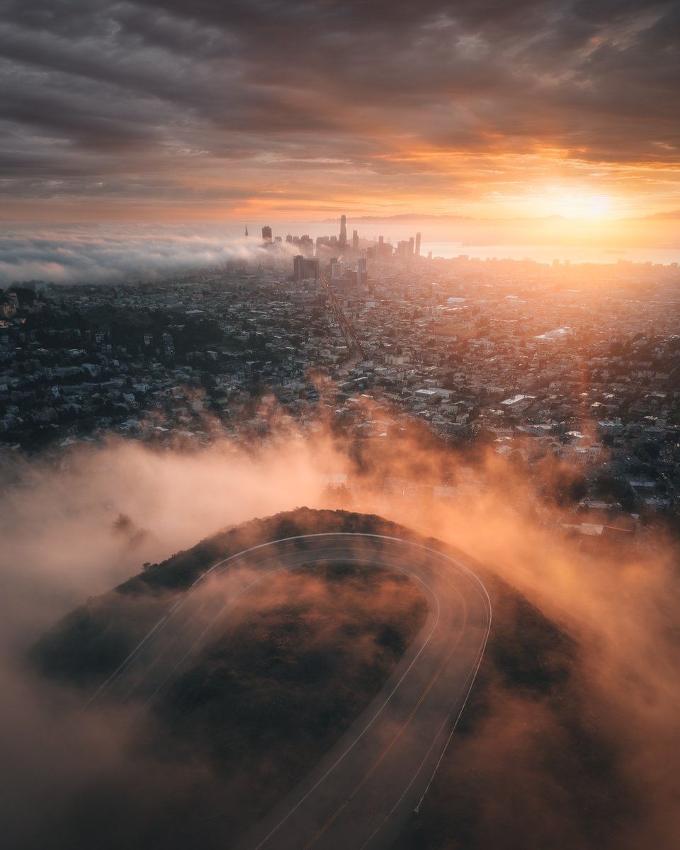 Gm fam. 
“Around the Bend” my Genesis piece has just released as a 1/1 NFT on @withFND