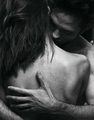 Uğrunda savaş vermediğin,
Hiçbir toprak senin kalmaz.
Hatırlatayım ADAM...