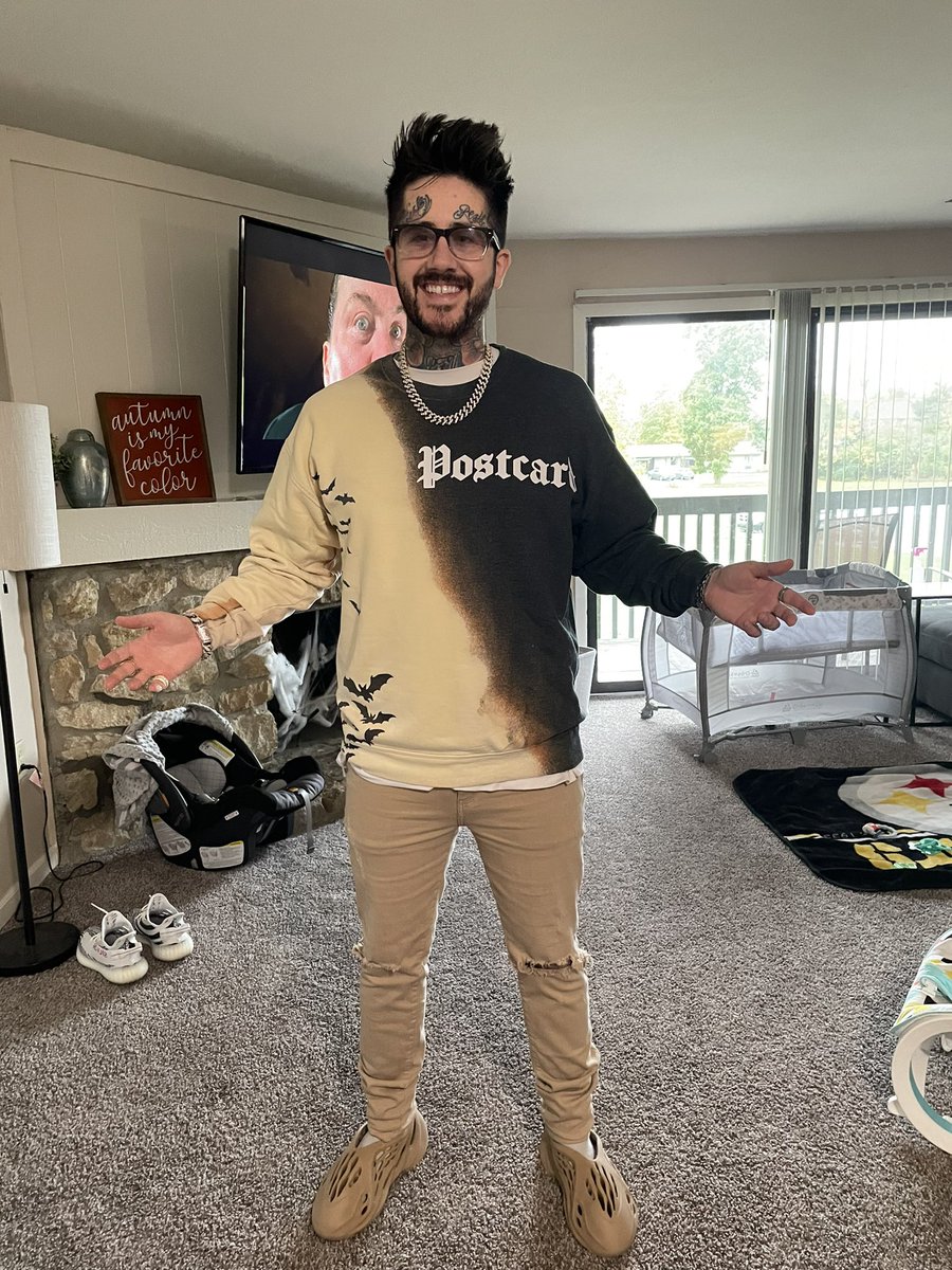 postcardpfv's tweet photo. Should we sell these? https://t.co/oFYKhDvoOL