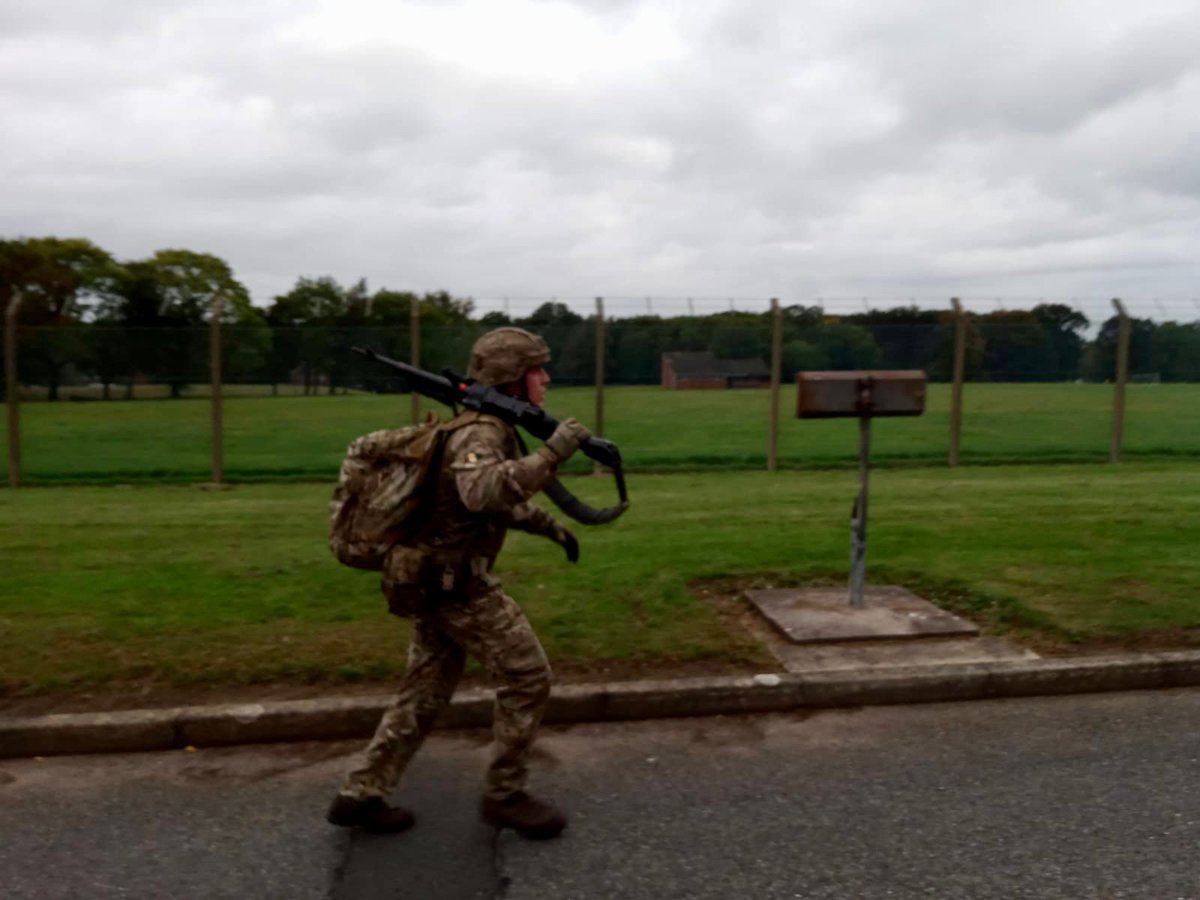 Army2MERCIAN's tweet photo. Soldiers from across @2mercian are pushing themselves to complete Specialist Weapon cadres over the next few weeks.
Recce and Machine Guns, pictured in camp &amp; in the field, are being challenged physically &amp; mentally while gaining extra skills and experience. #infantry @rsm_sws https://t.co/VCn2nTnwU9