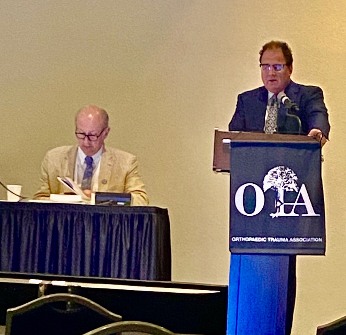 PeterAColeMD's tweet photo. @otatrauma in full swing. Presented on Indications, Principles, Techniques for both Humerus and Scapula Fractures.

Understanding continues to grow for a North American surgeon base to treat complex upper extremity trauma.” https://t.co/fwyHGrLWDu