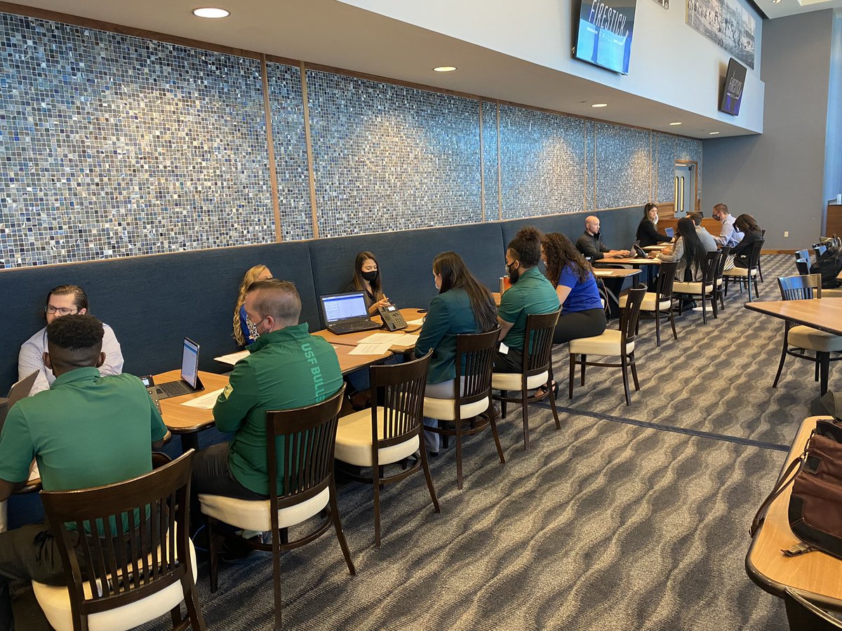 Another amazing experiential learning opportunity for our <a href="/USFVinikMBA/">Vinik Sport & Entertainment Management</a> students making sales calls with the <a href="/TBLightning/">Tampa Bay Lightning</a>