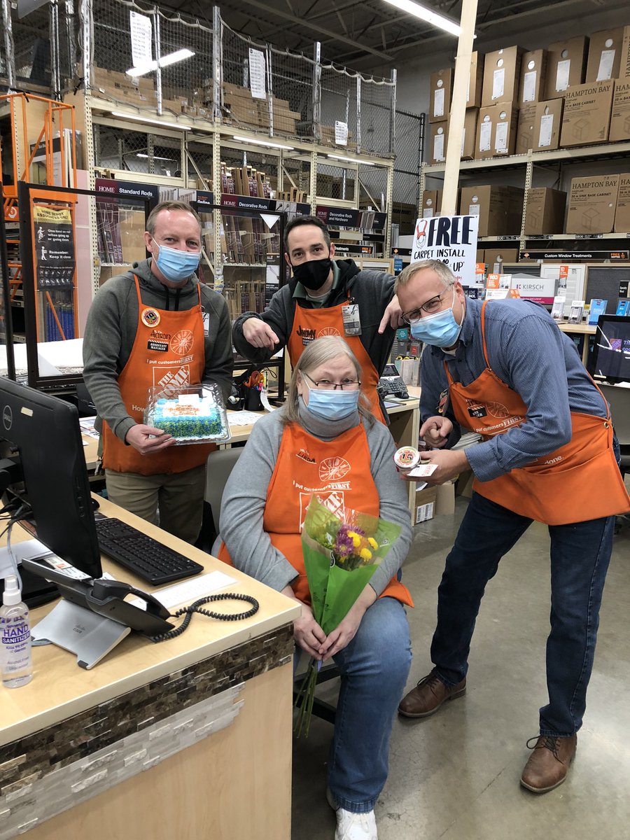 ecommittee6925's tweet photo. Flooring associate Linda has been with HD 15 years now she’s hanging up her orange apron for her new adventure, retirement.  You’ll truly be missed Linda but come back soon, you’re our favorite candy lady 🤣🤣🧡🧡🧡 https://t.co/IPLlEPOKZt