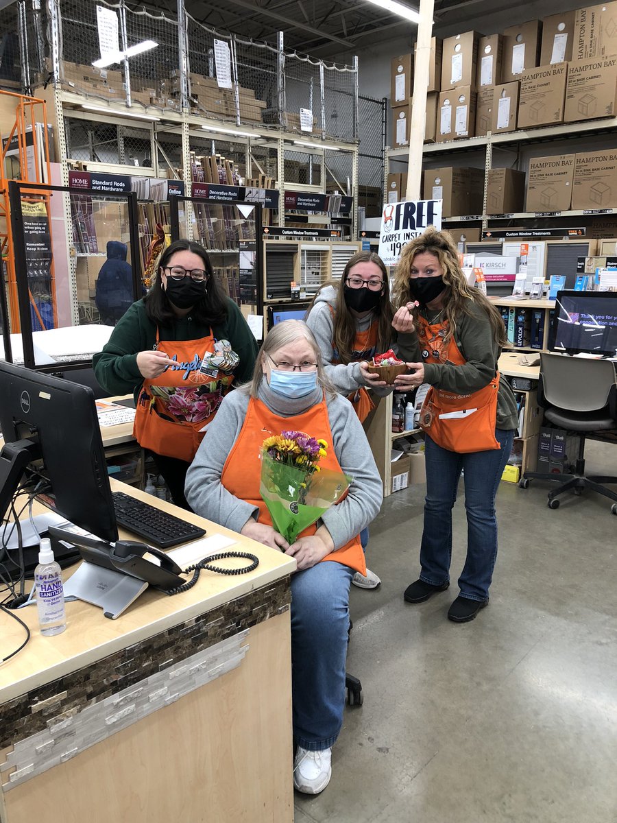 ecommittee6925's tweet photo. Flooring associate Linda has been with HD 15 years now she’s hanging up her orange apron for her new adventure, retirement.  You’ll truly be missed Linda but come back soon, you’re our favorite candy lady 🤣🤣🧡🧡🧡 https://t.co/IPLlEPOKZt