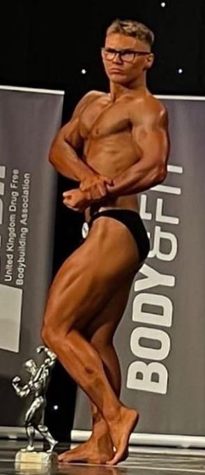 Urudi6's tweet photo. #teenmuscle https://t.co/amz5yp3bGB