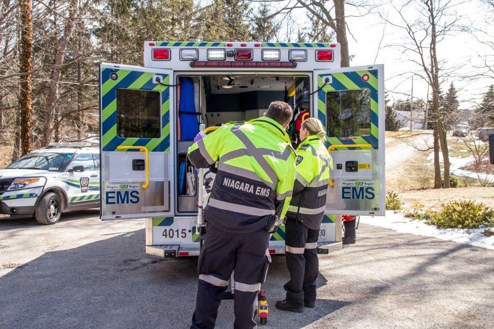 #DidYouKnow that going to hospital w/ #paramedics doesn't get you seen or treated any faster?

Care &amp; treatment in the emergency department is based on severity of illness or injury-regardless of how you arrived.

Learn about health care options here: bit.ly/3GrmEdW