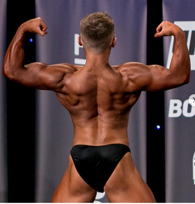 Urudi6's tweet photo. #teenmuscle https://t.co/amz5yp3bGB