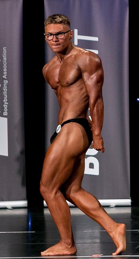 Urudi6's tweet photo. #teenmuscle https://t.co/amz5yp3bGB