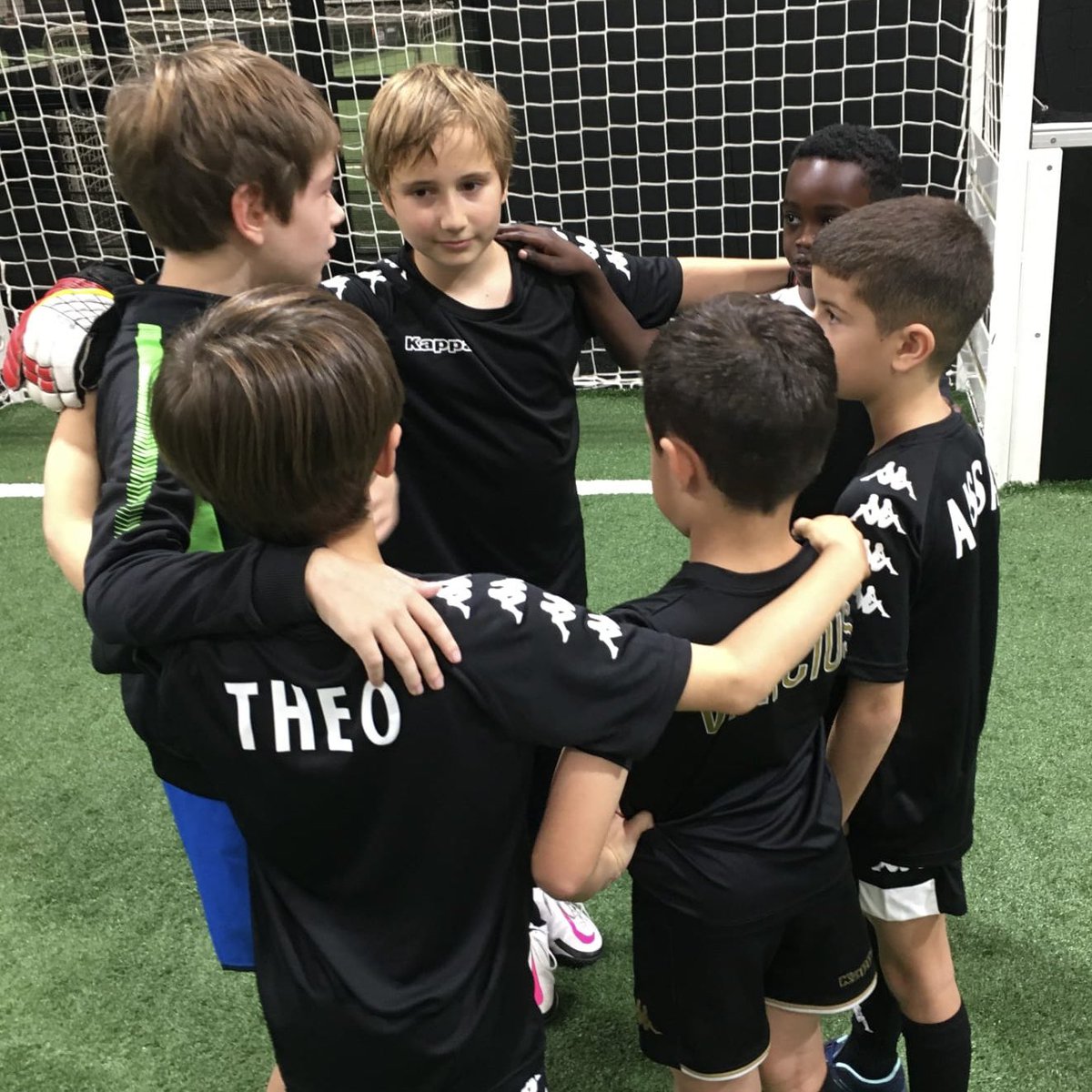 SCOFootsal's tweet photo. #StageAngersSCO #J2 #TotalRégal
On finit toujours une journée de stage par des matchs ⚽️🔥🤙 ! https://t.co/wbPg9mKXvE