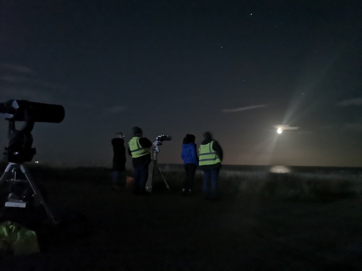 Last night we joined forces with @DurhamAstroSoc & over 30 people to brave the cold at Nose's Point. We saw the moon, Jupiter, Saturn & a neighbouring star system. The event supported #MaleMentalHealth 

(Who needs @BBCStargazing ?) 

#EastDurham #astronomy #destress #Community