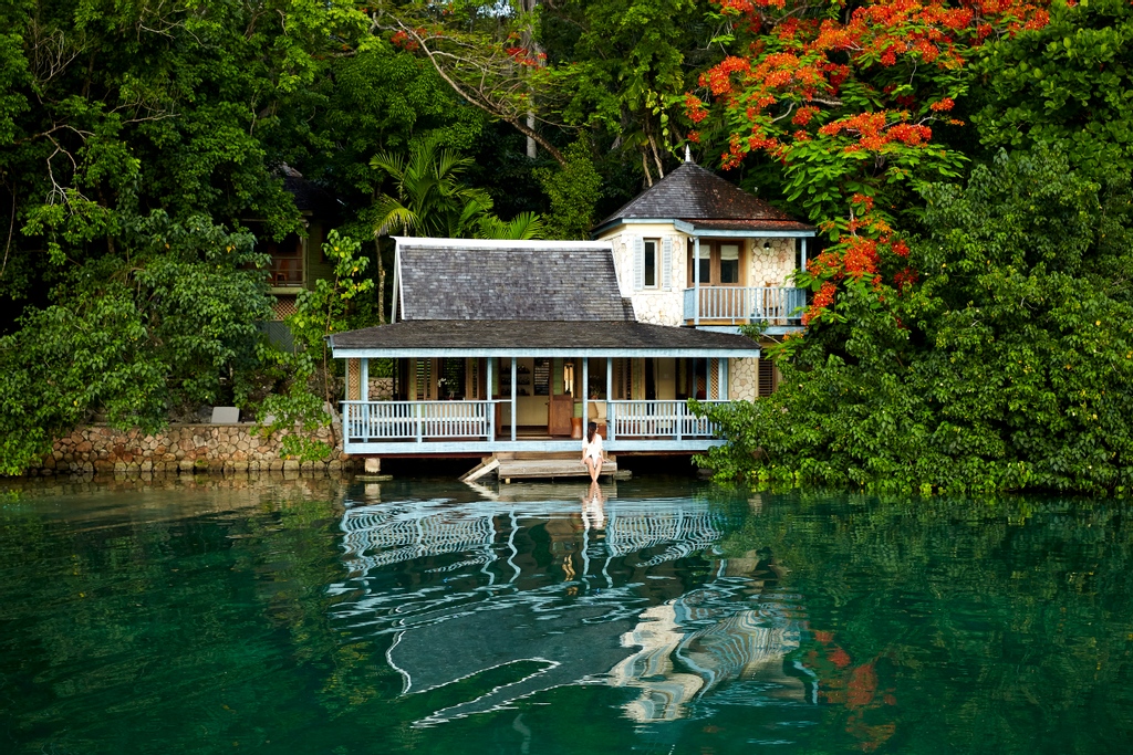 GoldenEyeResort's tweet photo. We are thrilled to announce a wonderful award from The World Spa Awards, for 'Jamaica's Best Resort Spa for 2021.'

We hope to see you soon to enjoy one of our healing and restorative Treatments.

#FieldSpa #GoldenEye #Spa #WorldSpaAwards #BestResortSpa #Jamaica https://t.co/LWor39FHJk