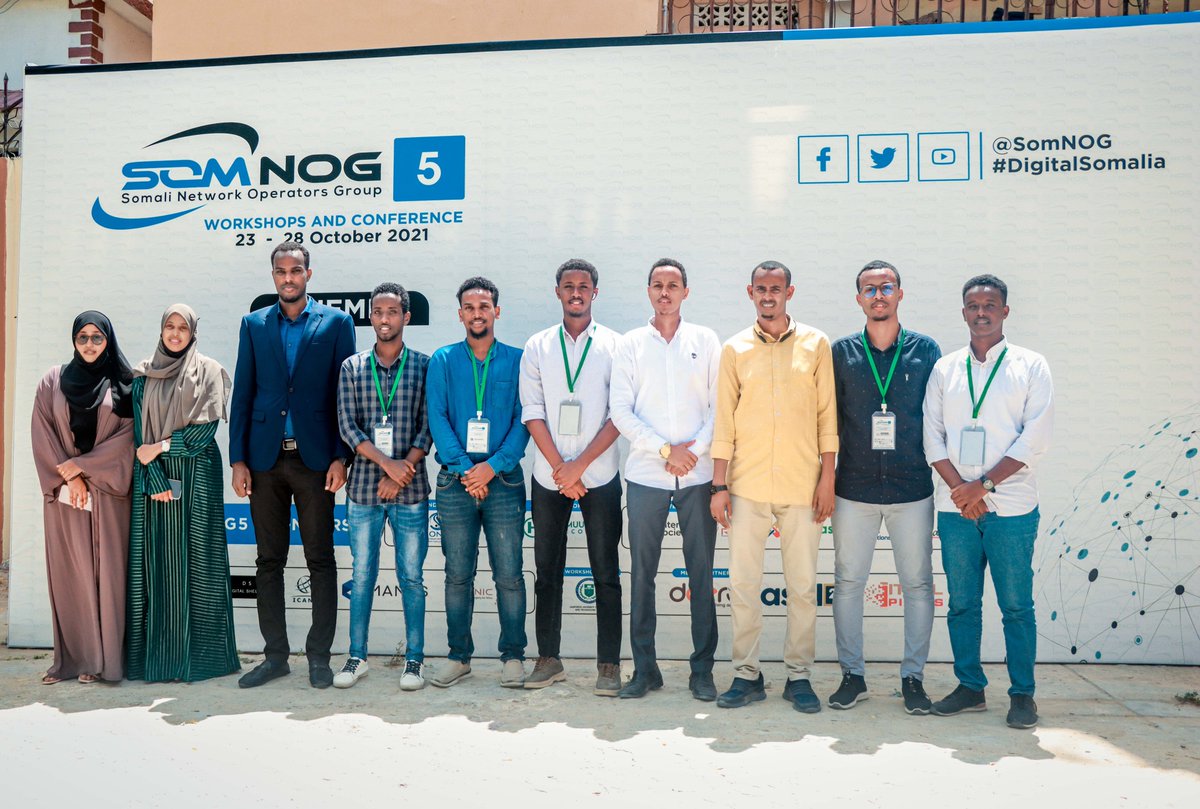 JamhuriyaUniv's tweet photo. Waxaa si wanaagsan ku soo idlaaday Workshop-ki ay qabanayeen Somali Network Operators Group oo ay sanadkaan martigelineysay jaamacadda Jamhuuriya, waxa uu ka dhacaayey Xarunta 2-aad (Campus 2) ee jaamacadda.
1/1 https://t.co/XGDPvaWOPu