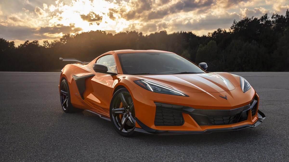 therealautoblog's tweet photo. 2023 Corvette Z06 arrives with the most powerful production NA V8 in history: https://t.co/hCCuSwQibY https://t.co/jAmWqvOny1