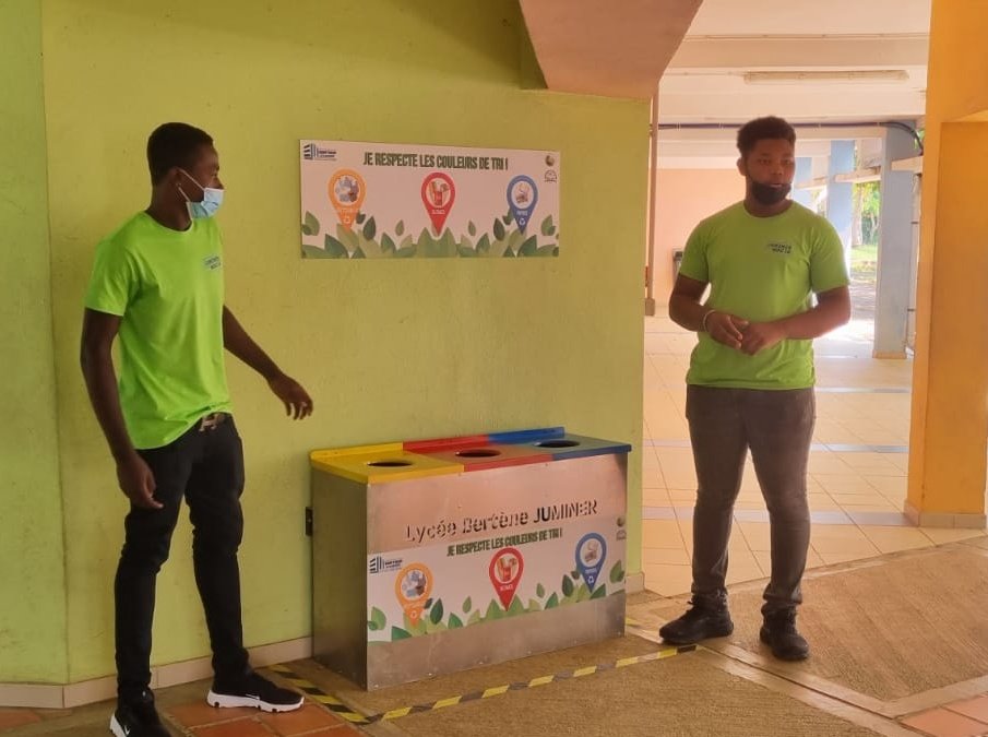 LebraveLaetitia's tweet photo. #triselectif #developmentdurable
#environnement 
👏🏼👏🏼Félicitations au @LMBJUMINER971 pour son #engagement dans le tri sélectif.
@GretaGuad est fier de participer à l'éducation à la protection de l'environnement à travers ces actions.

@AcGuadeloupe @CRGuadeloupe @MairieLamentin https://t.co/OdaUQcianX