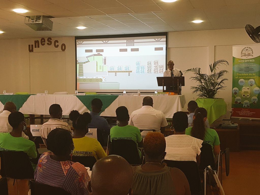 LebraveLaetitia's tweet photo. #triselectif #developmentdurable
#environnement 
👏🏼👏🏼Félicitations au @LMBJUMINER971 pour son #engagement dans le tri sélectif.
@GretaGuad est fier de participer à l'éducation à la protection de l'environnement à travers ces actions.

@AcGuadeloupe @CRGuadeloupe @MairieLamentin https://t.co/OdaUQcianX