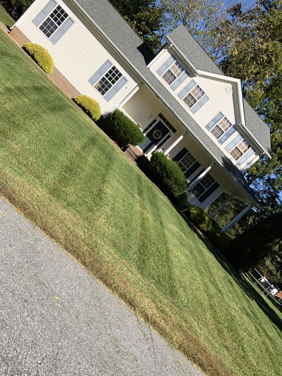ThomasFortner's tweet photo. @RevPackers we got your yard cleaned up today Get better soon! https://t.co/4pRKmmyw5h