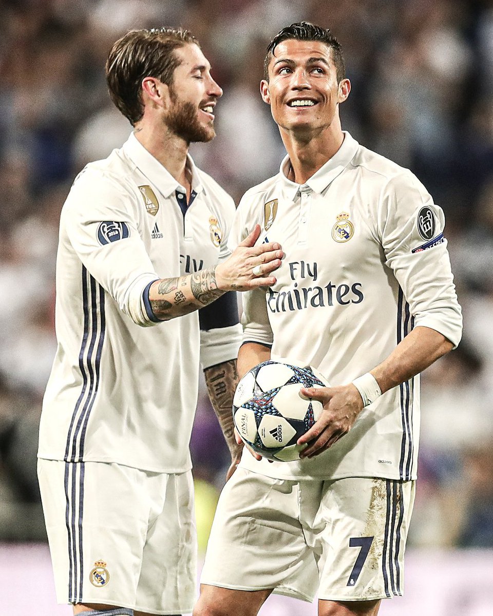 omundofut's tweet photo. Quando   o Real Madrid mandava na Europa. 👑 https://t.co/efB3ykUXcH