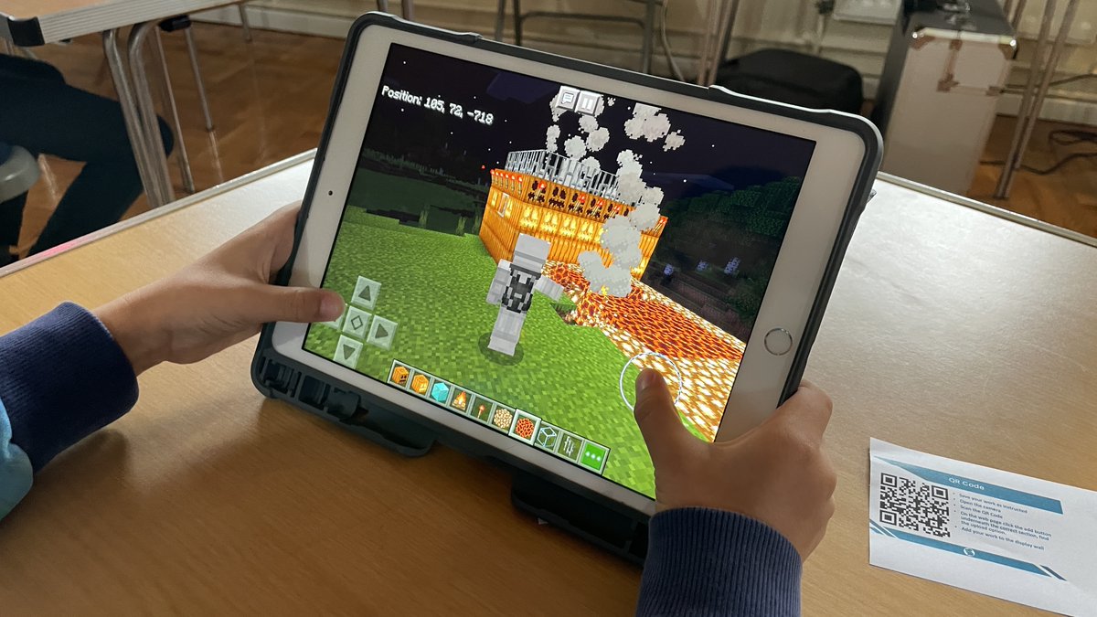 A fantastic afternoon creating pumpkin displays using <a href="/PlayCraftLearn/">Minecraft Education</a> in our Digital Creators Club
#Halloween #edtech #halfterm 

Hope to see you again for our Christmas Creator Club

Click here to see our creations
padlet.com/Squirrel_CPD/d…