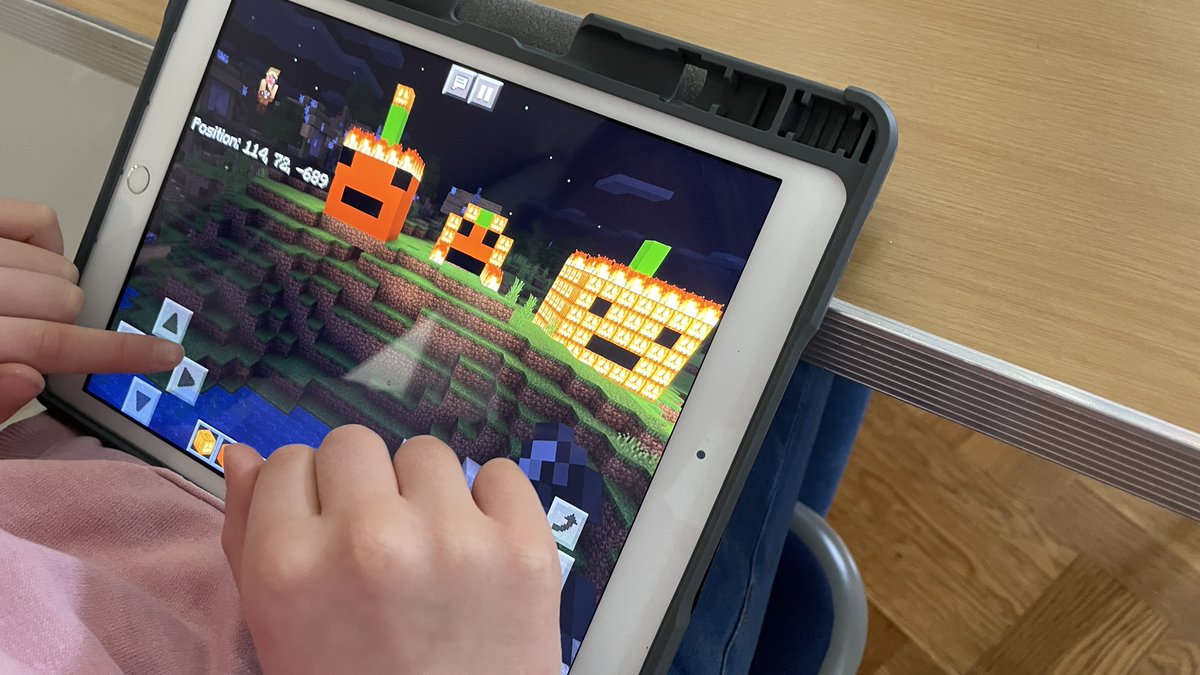 squirrellearn's tweet photo. A fantastic afternoon creating pumpkin displays using @PlayCraftLearn in our Digital Creators Club
#Halloween #edtech #halfterm 

Hope to see you again for our Christmas Creator Club

Click here to see our creations
https://t.co/YvmNgy6f6Y https://t.co/7kEMjqBgpK