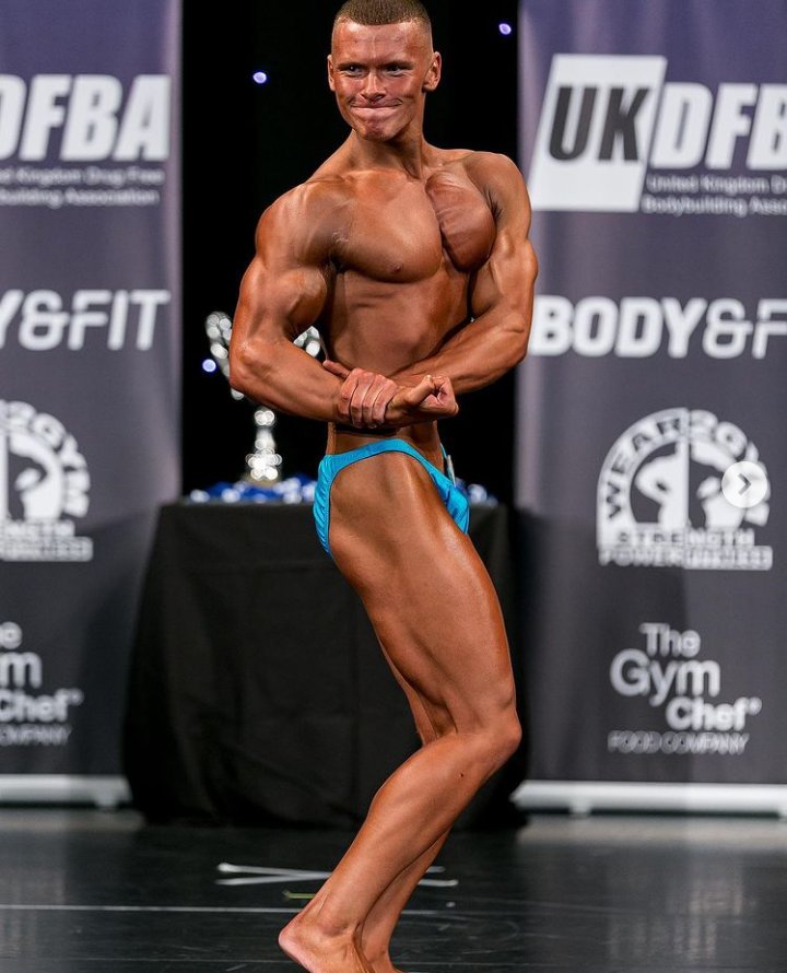 Urudi6's tweet photo. #teenmuscle https://t.co/mmwnpBTPxy