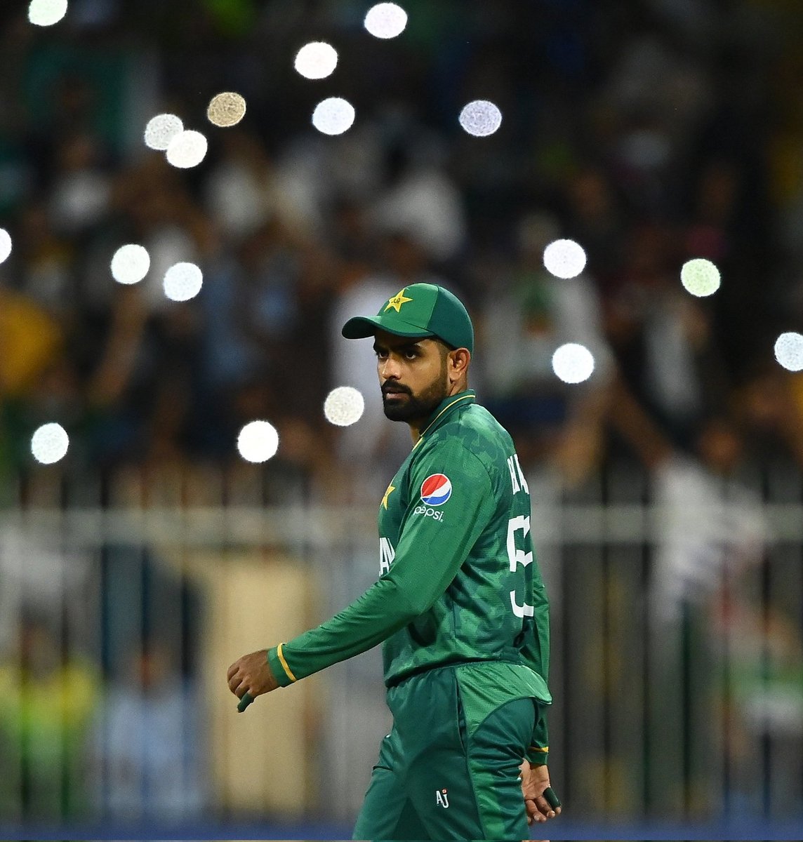 Erajj19's tweet photo. A star among lights!❤👑🇵🇰
#PakvsNz #Pakistan #NZvsPAK https://t.co/FM5ZDj5I8s
