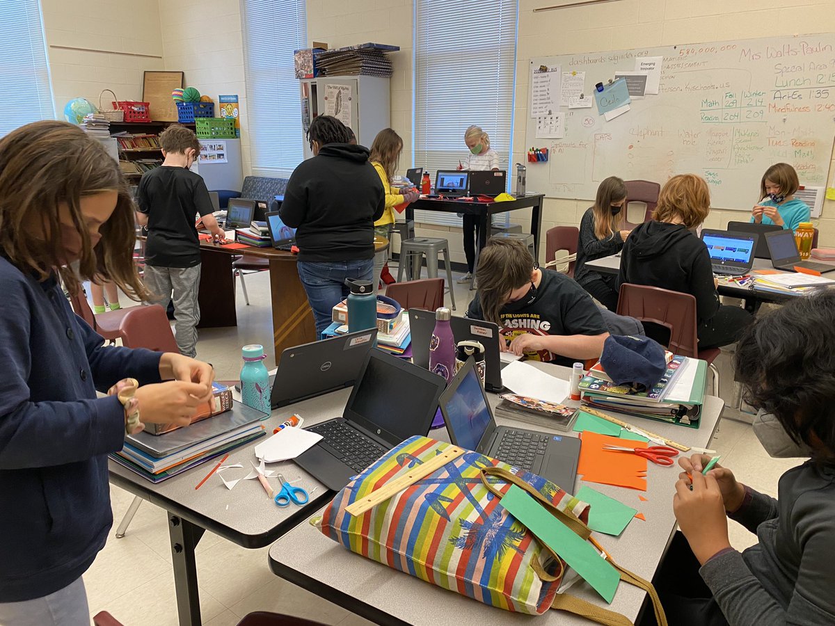 BLOOM_AP_'s tweet photo. Minds at WORK! Mrs. Walts-Paulin’s Class has earned their Build A Rocket STEM time! Great job earning those compliment cards!!! 🥳@BloomBulldogs @5thgrade_rocks #BLOOMHERE https://t.co/POW6A8twhn