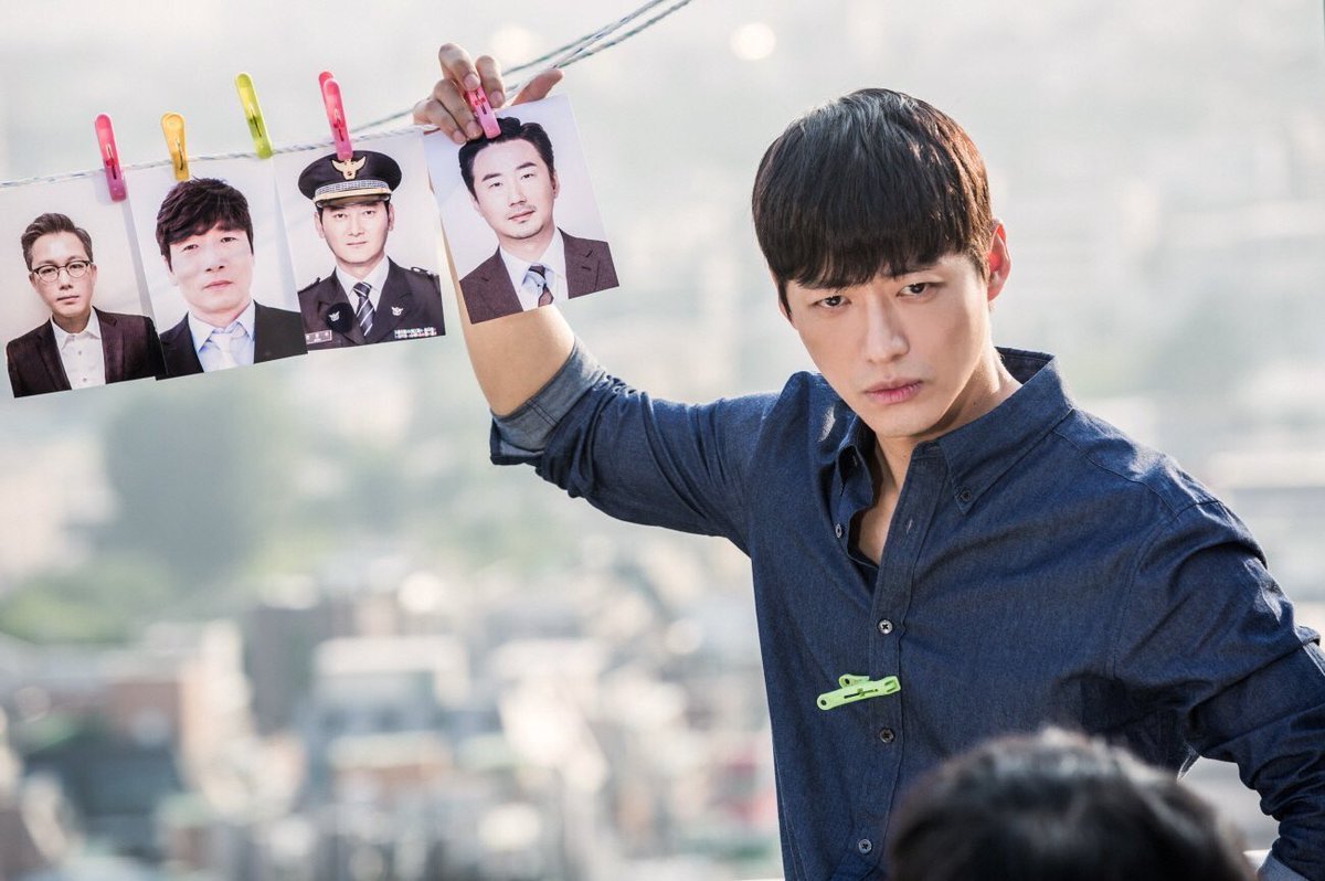 FRTBNVP6J's tweet photo. (3) เรื่องต่อมาาา #Falsify ยังอยู่ที่แนวสนุกเข้มข้น เนื้อเรื่องเกี่ยวกับนักข่าวเป็นหลักเลยค่ะ พระเอกเป็นนักล่าข่าวเพื่อไขคดีของพี่ชายตัวเอง สนุกมากจริงๆค่ะ การตามล่าหาตัวฆาตกรและการเปิดโปงความจริงเบื้องหลังคดีต่างๆ แอคชั่นเบาๆสืบสวนหน่อยๆ แต่สนุกมากกกกก https://t.co/J6nOOaqlL7
