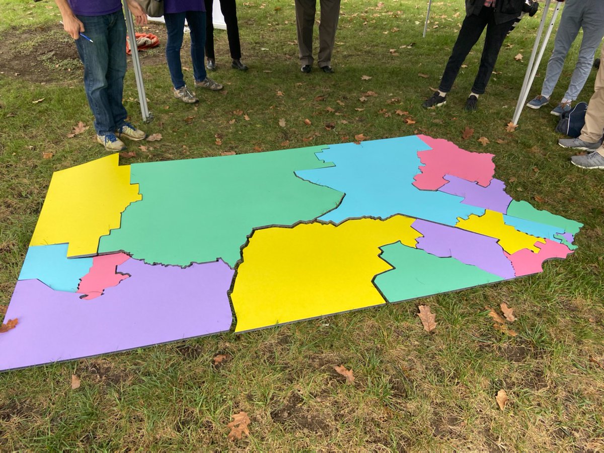 DrawTheLinesPA's tweet photo. The Voteswagon is at the Capitol, and it's got presents for the PA General Assembly: our #CitizensMap, in puzzle form. Our message? If regular PA citizens can put the #redistricting pieces together, so can our legislators.
Now legislators must release their own: #WheresTheMap? https://t.co/QLSVPAOYPl