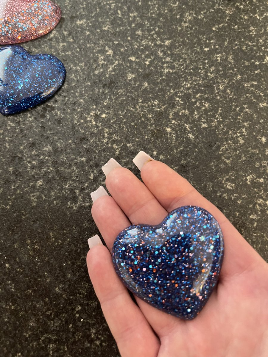 helavenyscent's tweet photo. #Handhugs these a perfect for someone that you miss and they miss you too £4+ p&p
#resinhearts #MentalHealthMatters #hugfrommetoyou https://t.co/4OwxZFAYl9