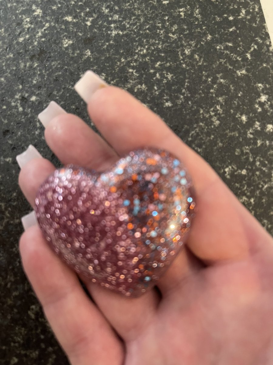 helavenyscent's tweet photo. #Handhugs these a perfect for someone that you miss and they miss you too £4+ p&p
#resinhearts #MentalHealthMatters #hugfrommetoyou https://t.co/4OwxZFAYl9