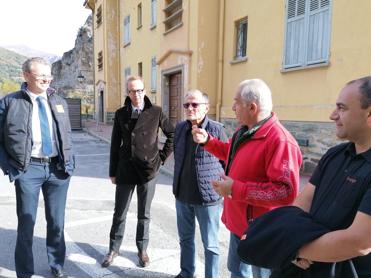 FranckLavagna's tweet photo. Tempête #Alex 1 an après

@OrangePACA toujours mobilise avec les services de la #villedetende @AlpesMaritimes pour moderniser et pèrenniser  le  nouveau noeud internet Haut débit
 ✨ 94 %  des habitants éligibles à plus de 8 mega https://t.co/0vs8w3VBae