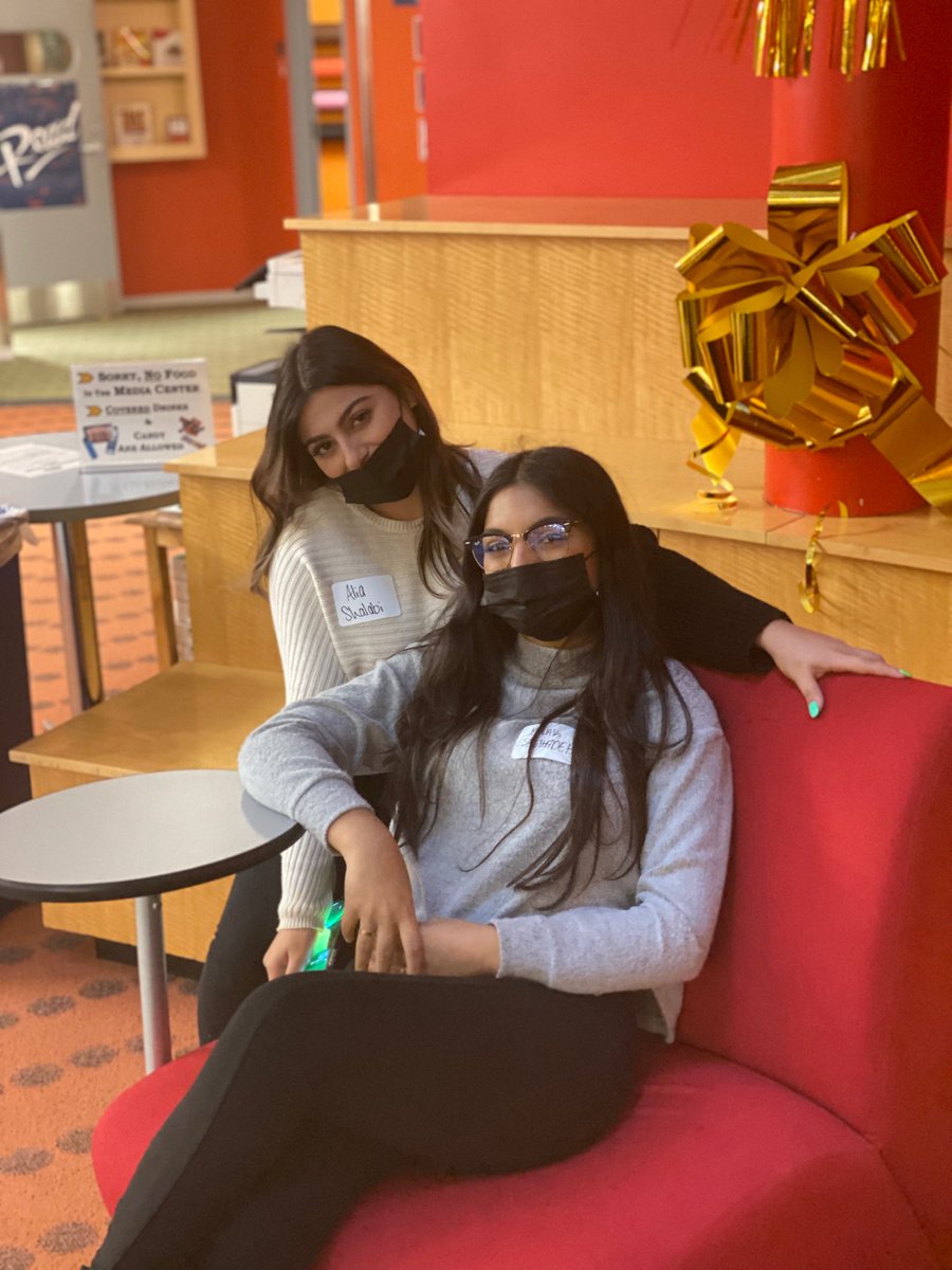 vja_koleno's tweet photo. District 230 DECA Competition--These students are rockstars! #DECASquad https://t.co/cAPOxUUdBc
